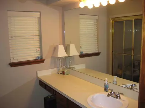 322 E 3rd St, Edmond, OK 73034 photo 5