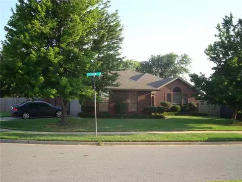 464 Waterfront Dr, Norman, OK 73071 photo 2