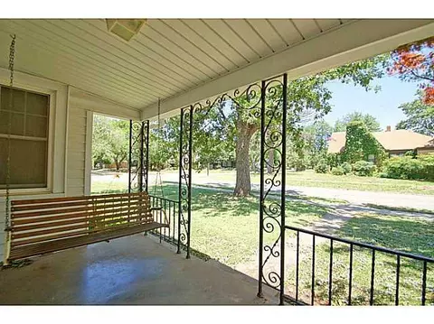 232 E 5th St, Edmond, OK 73034 photo 4