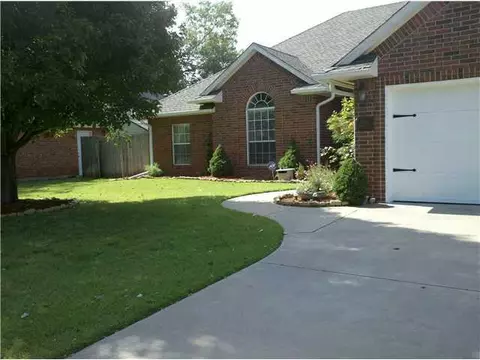 4916 Deerhurst Dr, Norman, OK 73072 photo 1