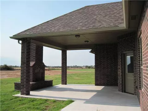 1303 Riata Rd, Tuttle, OK 73089 photo 4