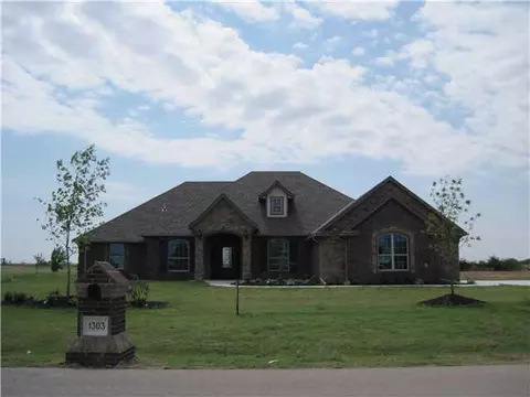 1303 Riata Rd, Tuttle, OK 73089 photo 1