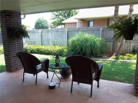 1616 Hemingway Dr, Edmond, OK 73013 photo 12