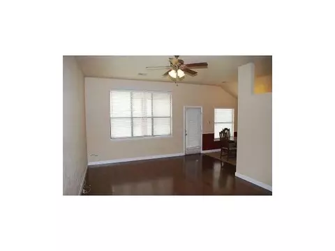 2301 Avenel Dr, Moore, OK 73160 photo 4