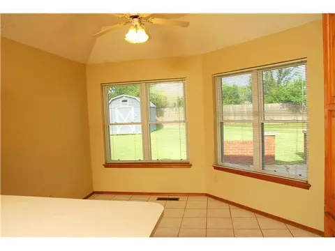 2916 Kyle Ct, Moore, OK 73160 photo 10