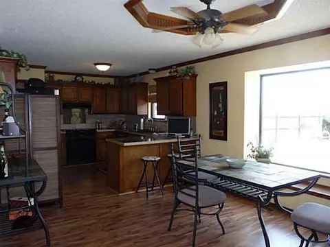 124 E Olympic Dr, Yukon, OK 73099 photo 7