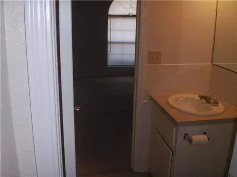 608 19th St, Moore, OK 73160 photo 9