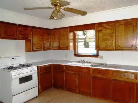 509 S Kickapoo Ave, Shawnee, OK 74801 photo 2