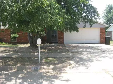 2128 Memphis Dr, Norman, OK 73071 photo 1