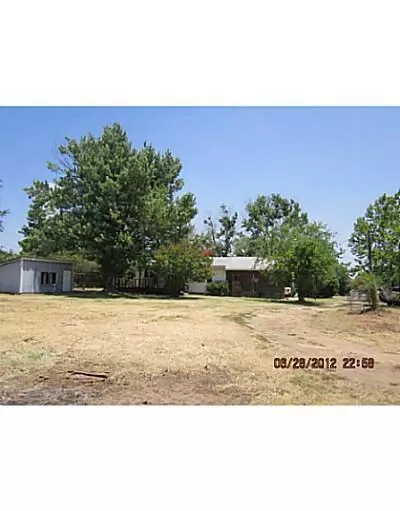2261 Maxey Dr, Harrah, OK 73045 photo 2