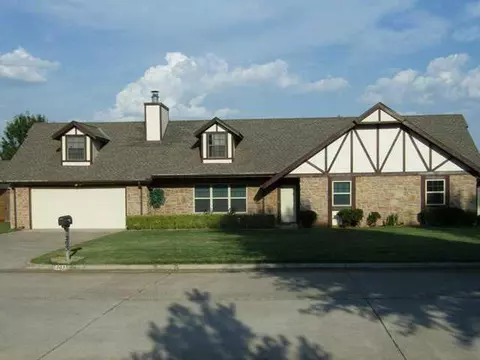 203 Christopher Dr, Chickasha, OK 73018 photo 1