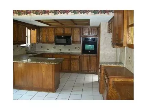 228 E Platt Dr, Yukon, OK 73099 photo 5