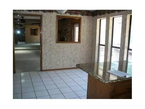 228 E Platt Dr, Yukon, OK 73099 photo 6