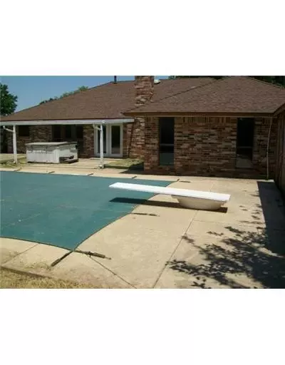 228 E Platt Dr, Yukon, OK 73099 photo 3