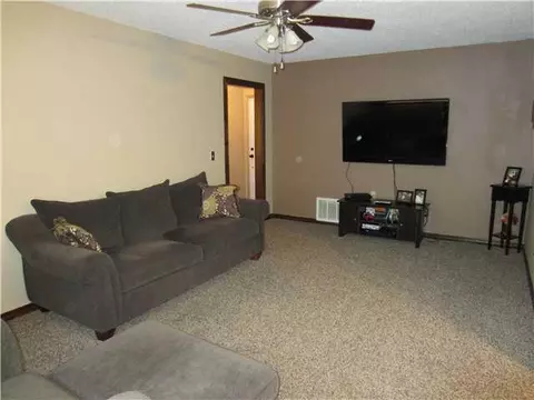 103 Taft Dr, Chickasha, OK 73018 photo 3