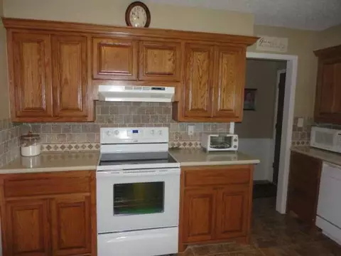 3905 S Mockingbird Rd, Chickasha, OK 73018 photo 8
