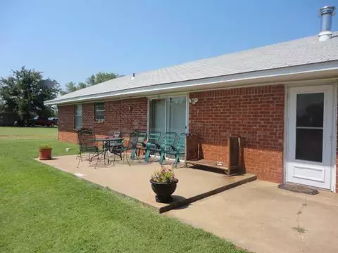 3905 S Mockingbird Rd, Chickasha, OK 73018 photo 15