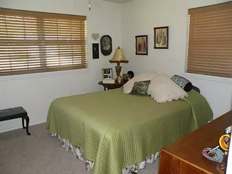 630 E 27th Pl, Edmond, OK 73013 photo 9