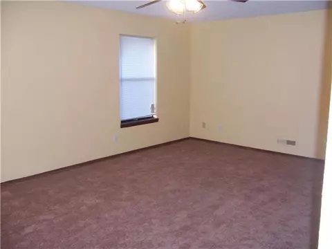 2312 Cedar Brook Dr, Moore, OK 73160 photo 9