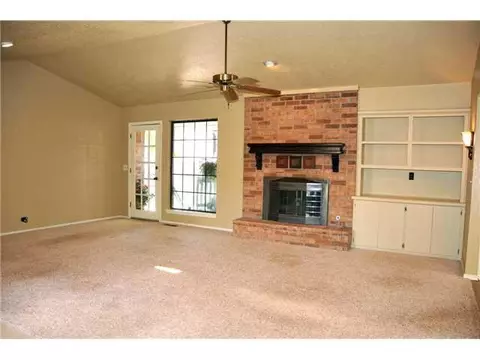 13000 Red Eagle Pass, Edmond, OK 73013 photo 2