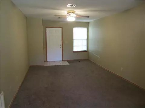 105 E Himes St, Norman, OK 73069 photo 2