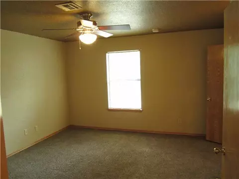 105 E Himes St, Norman, OK 73069 photo 9