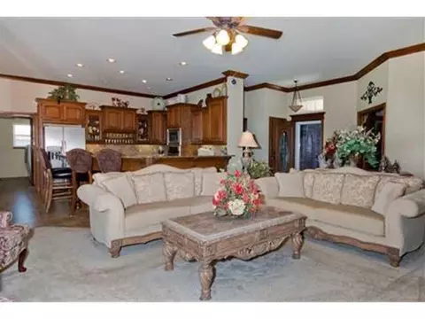 111 Whispering Lakes Dr, Tuttle, OK 73089 photo 4