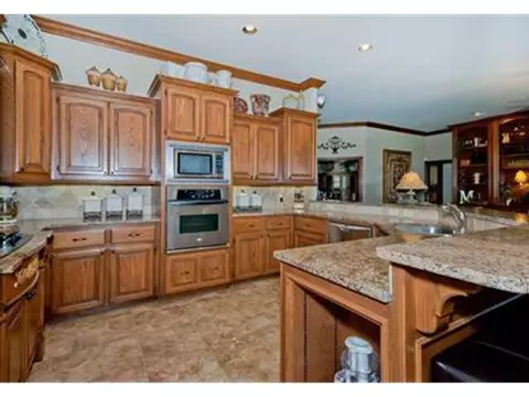 111 Whispering Lakes Dr, Tuttle, OK 73089 photo 6