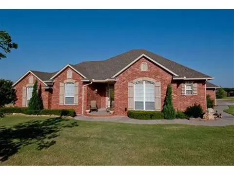 111 Whispering Lakes Dr, Tuttle, OK 73089 photo 2