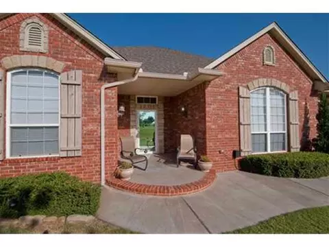 111 Whispering Lakes Dr, Tuttle, OK 73089 photo 1