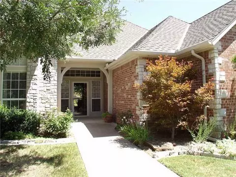 2601 Summit Dr, Edmond, OK 73034 photo 3