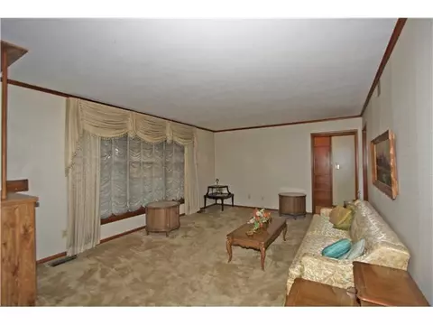 812 38th St, Oklahoma City, OK 73109 photo 3