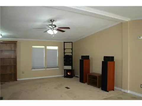 12341 Spring Meadows Rd, Yukon, OK 73099 photo 3