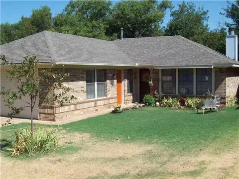 2201 Foxfire Rd, Edmond, OK 73003 photo 2
