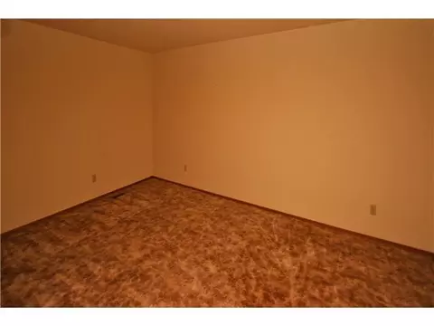 4008 N Riverside Dr, Bethany, OK 73008 photo 3
