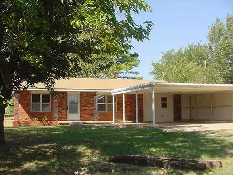 215 S Cemetery Rd, Tuttle, OK 73089 photo 2