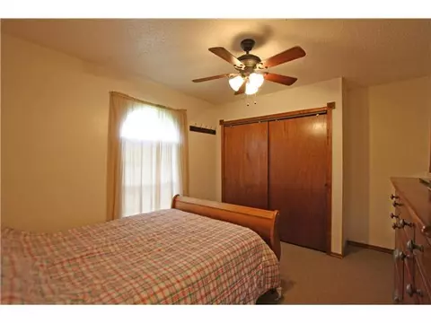 319 Elder Ln, Mustang, OK 73064 photo 9