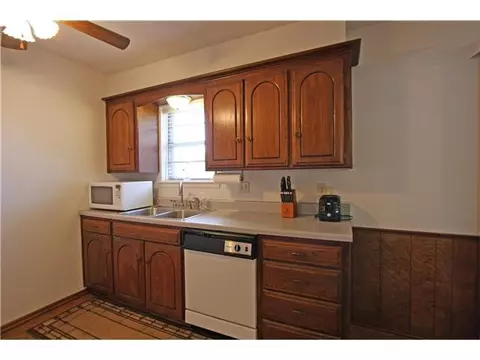 319 Elder Ln, Mustang, OK 73064 photo 7