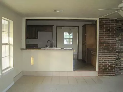 609 E Park St, Tecumseh, OK 74873 photo 2