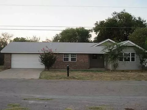609 E Park St, Tecumseh, OK 74873 photo 1