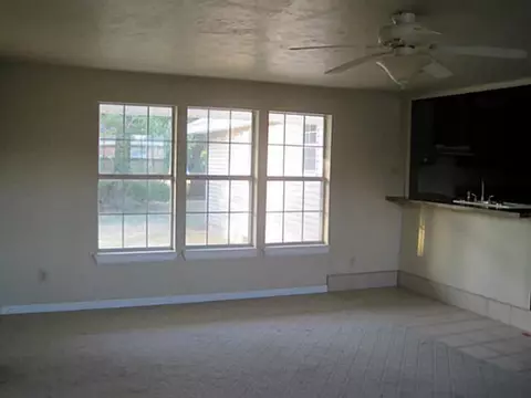 609 E Park St, Tecumseh, OK 74873 photo 3