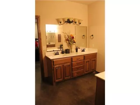 1101 Falling Leaf Ter, Moore, OK 73160 photo 20