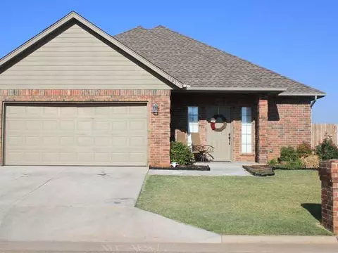 1101 Falling Leaf Ter, Moore, OK 73160 photo 2