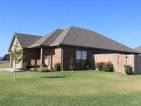 1101 Falling Leaf Ter, Moore, OK 73160 photo 1