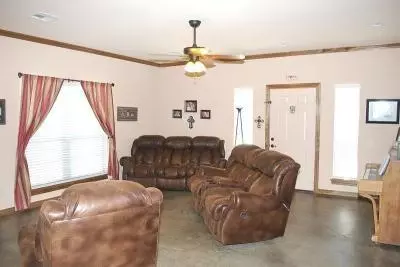 1101 Falling Leaf Ter, Moore, OK 73160 photo 5