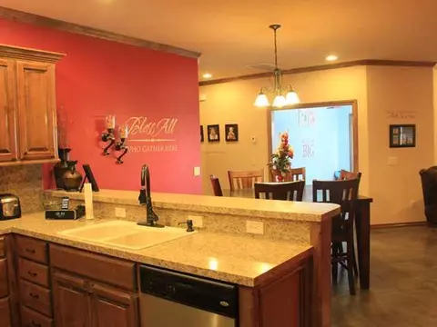 1101 Falling Leaf Ter, Moore, OK 73160 photo 8
