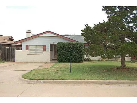 404 Rock Pl, Moore, OK 73160 photo 1
