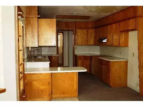 818 Mimosa Dr, Watonga, OK 73772 photo 3