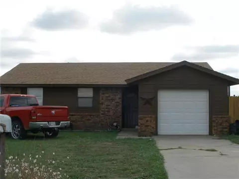 2221 W 7th St, Prague, OK 74864 photo 1