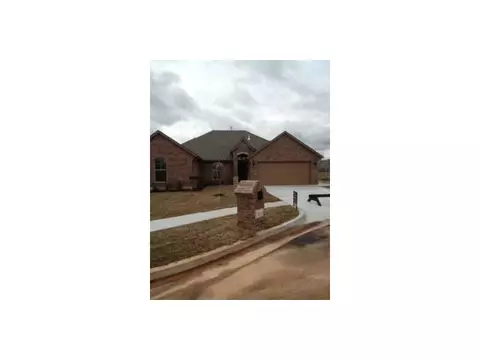 3013 Brookstone Ct, Moore, OK 73160 photo 1